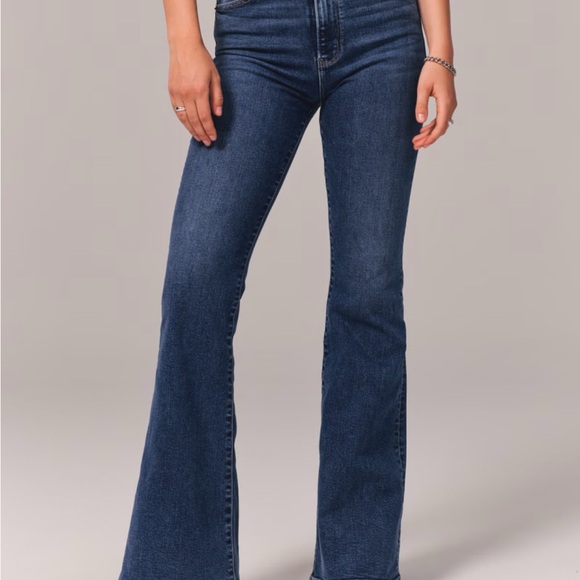 NWOT Abercrombie & Fitch Ultra High Rise Stretch Flare Jeans. SOLD OUT ON SITE. - Picture 3 of 8